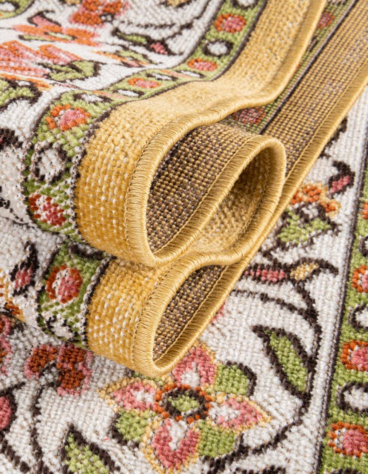 Detail image of 5' 3 x 5' 3 Lucerne Round Rug