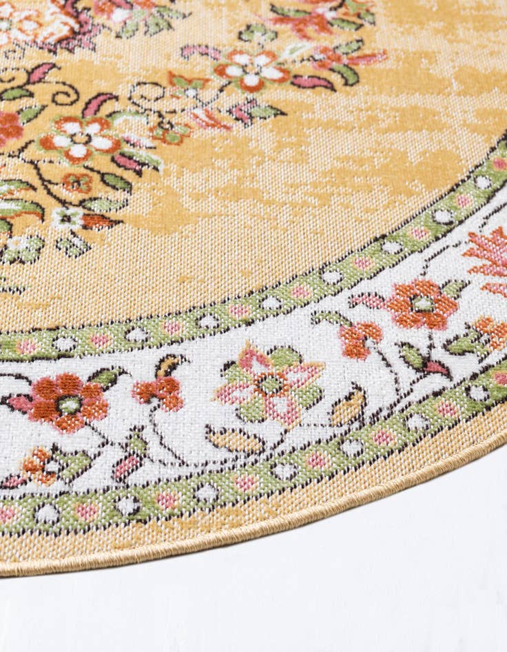 Detail image of 5' 3 x 5' 3 Lucerne Round Rug