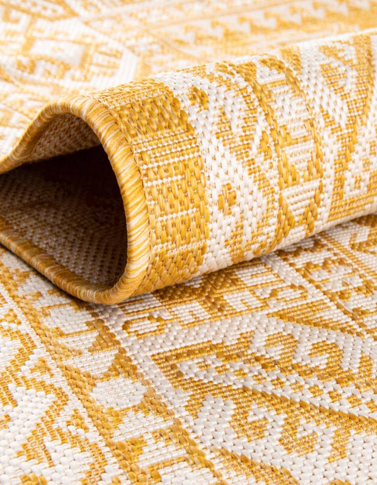 Detail image of 3' x 3' Easy-Clean Aztec Indoor / Outdoor Round Rug