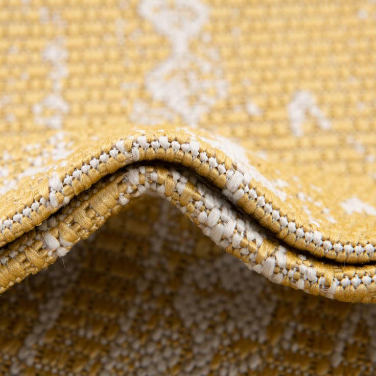 Detail image of 4' x 4' Easy-Clean Bohemian Indoor / Outdoor Round Rug