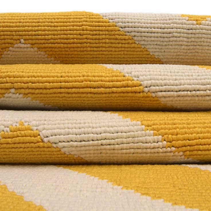 Detail image of 7' x 7' Easy-Clean Coastal Indoor / Outdoor Round Rug