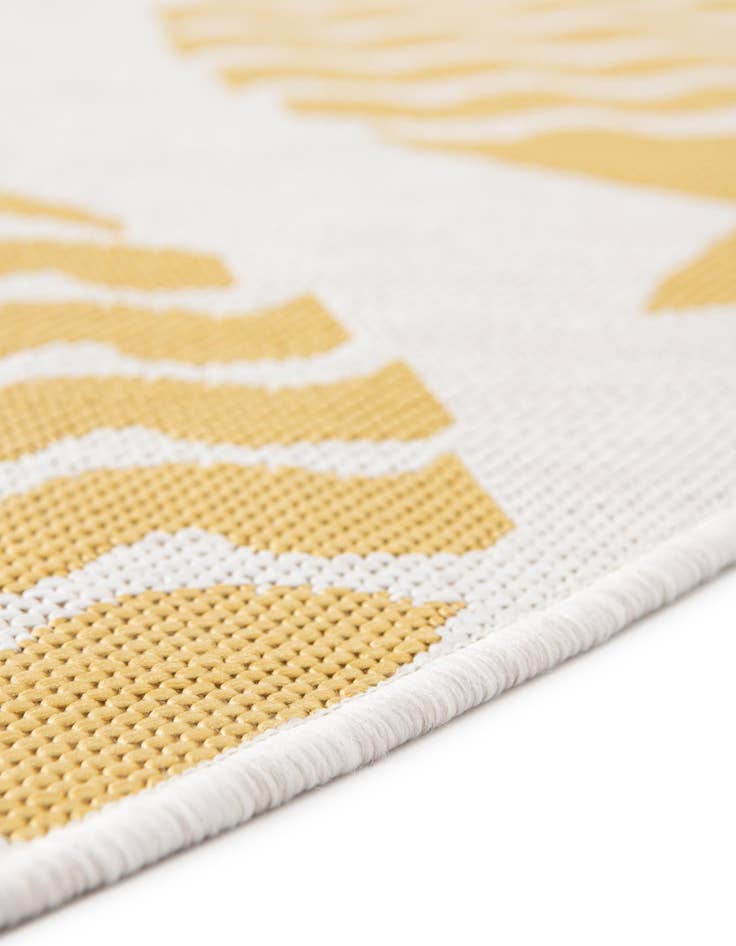 Detail image of 10' x 10' Easy-Clean Coastal Indoor / Outdoor Round Rug