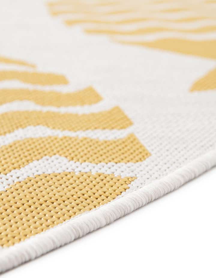 7' 10 x 7' 10 Easy-Clean Coastal Indoor / Outdoor Round Rug