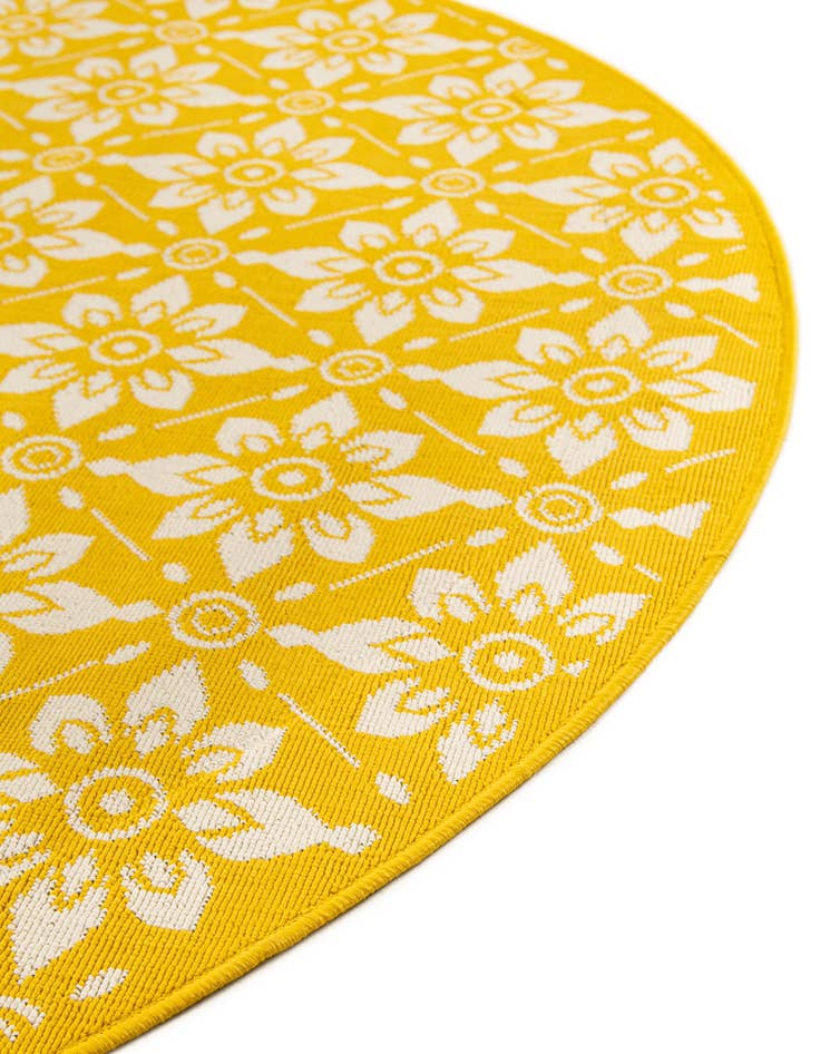 Detail image of 5' x 5' Easy-Clean Trellis Indoor / Outdoor Round Rug