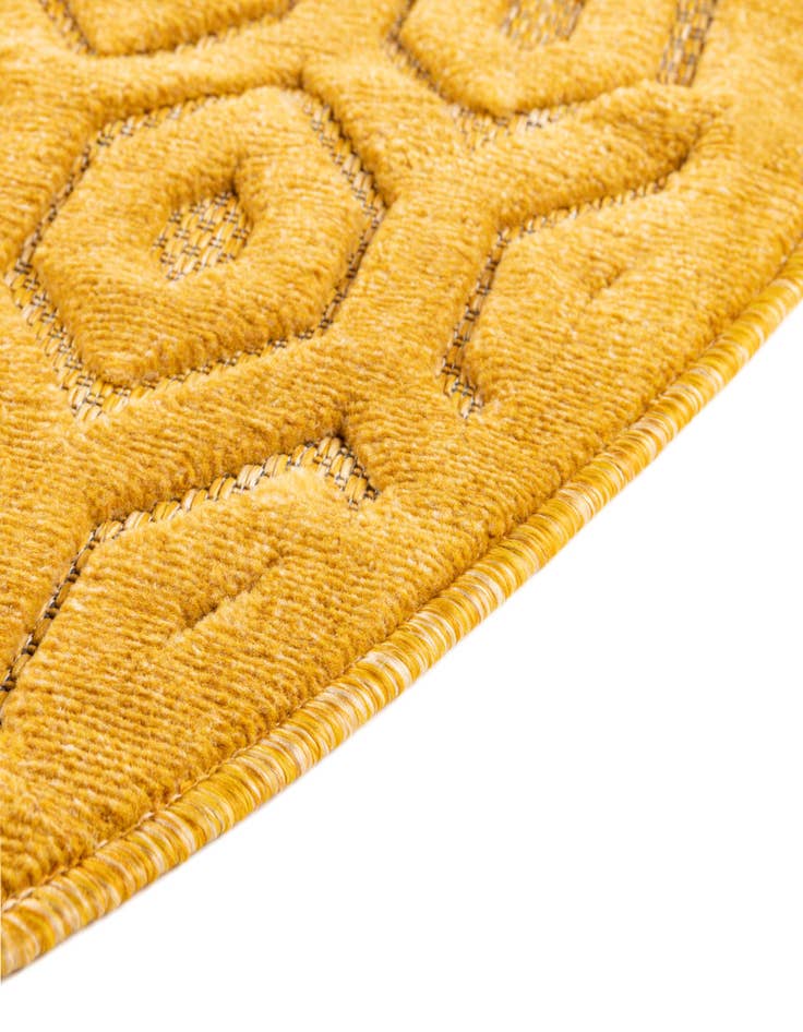 Detail image of 5' 3 x 5' 3 Easy-Clean Trellis Textured Indoor / Outdoor Round Rug