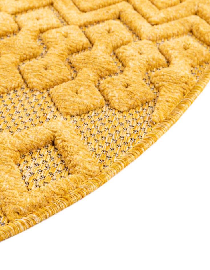 Detail image of 5' 3 x 5' 3 Easy-Clean Trellis Textured Indoor / Outdoor Round Rug