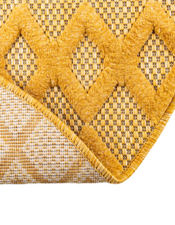 Detail image of 5' 3 x 5' 3 Easy-Clean Trellis Textured Indoor / Outdoor Round Rug