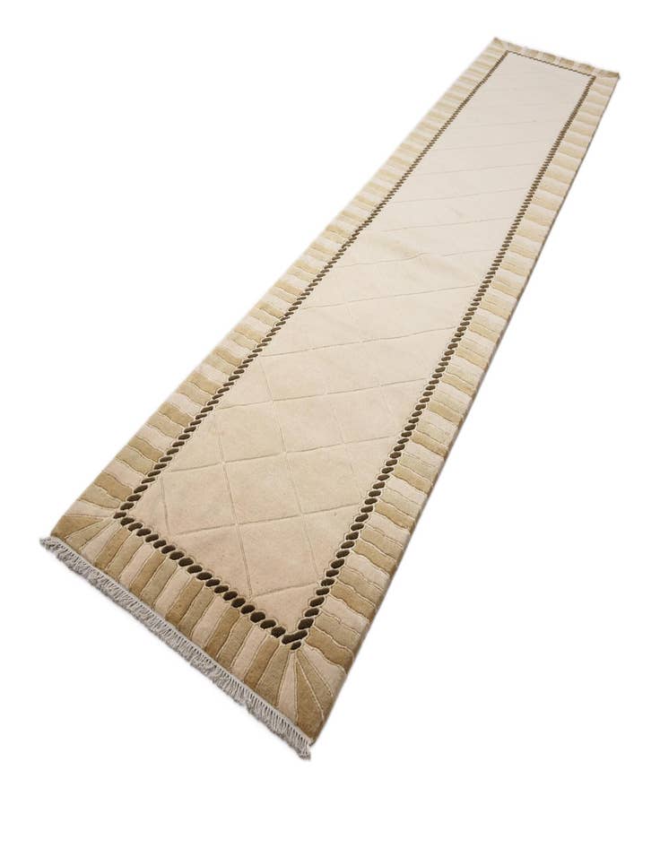 Detail image of 3' 5 x 16' 1 Darya Runner Rug