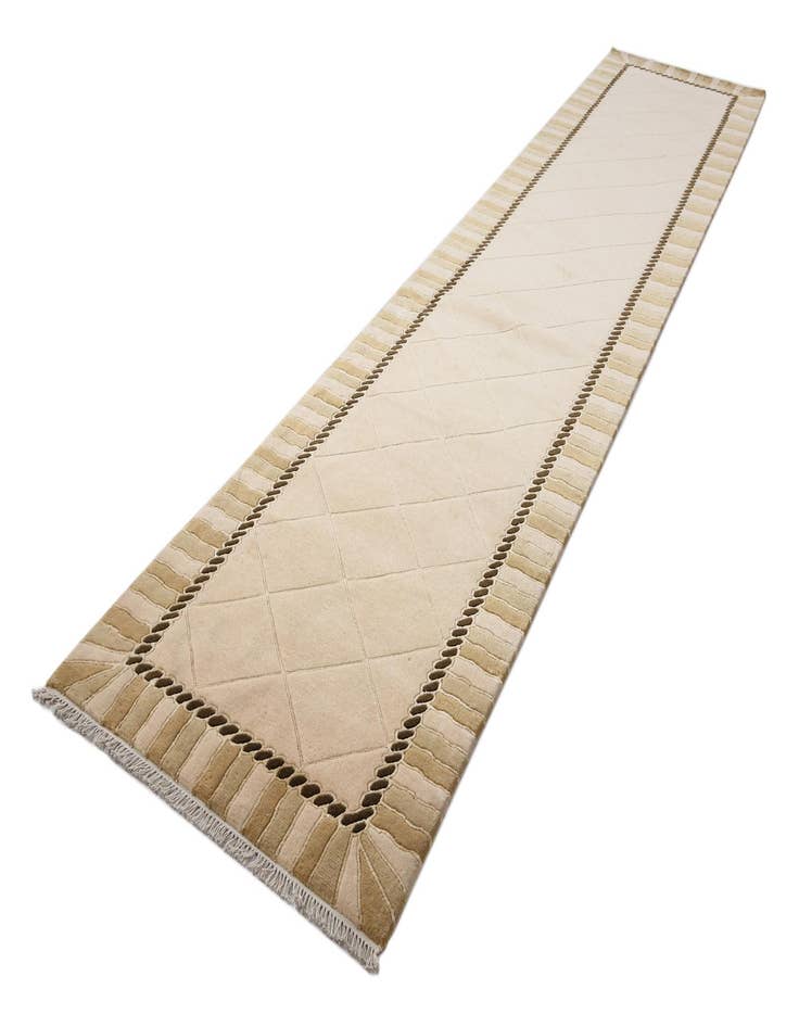 Detail image of 3' 5 x 16' 1 Darya Runner Rug