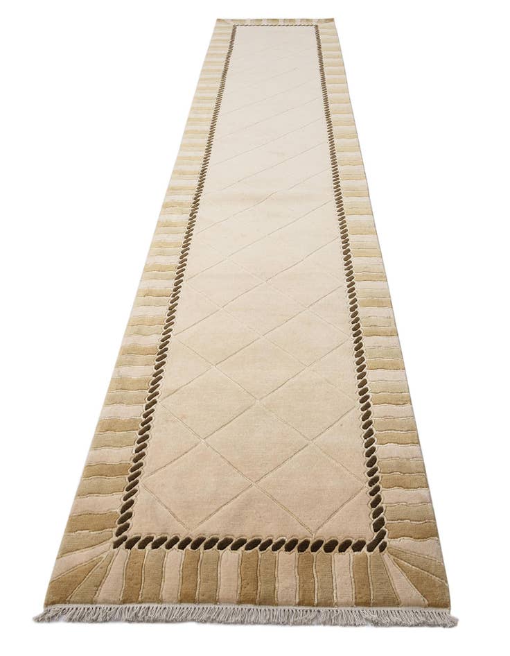 Detail image of 3' 5 x 16' 1 Darya Runner Rug