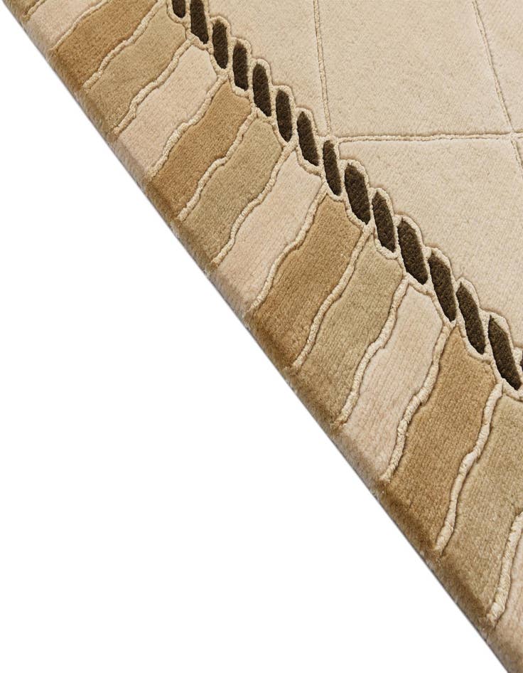 Detail image of 3' 5 x 16' 1 Darya Runner Rug