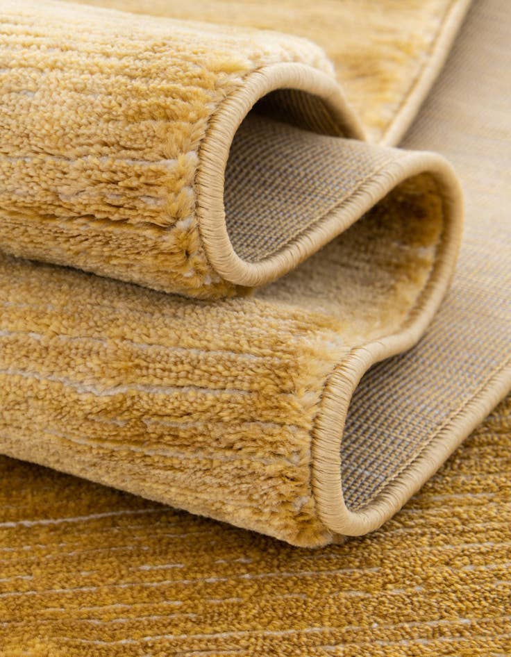 Detail image of 2' 7 x 12' Finsbury Runner Rug