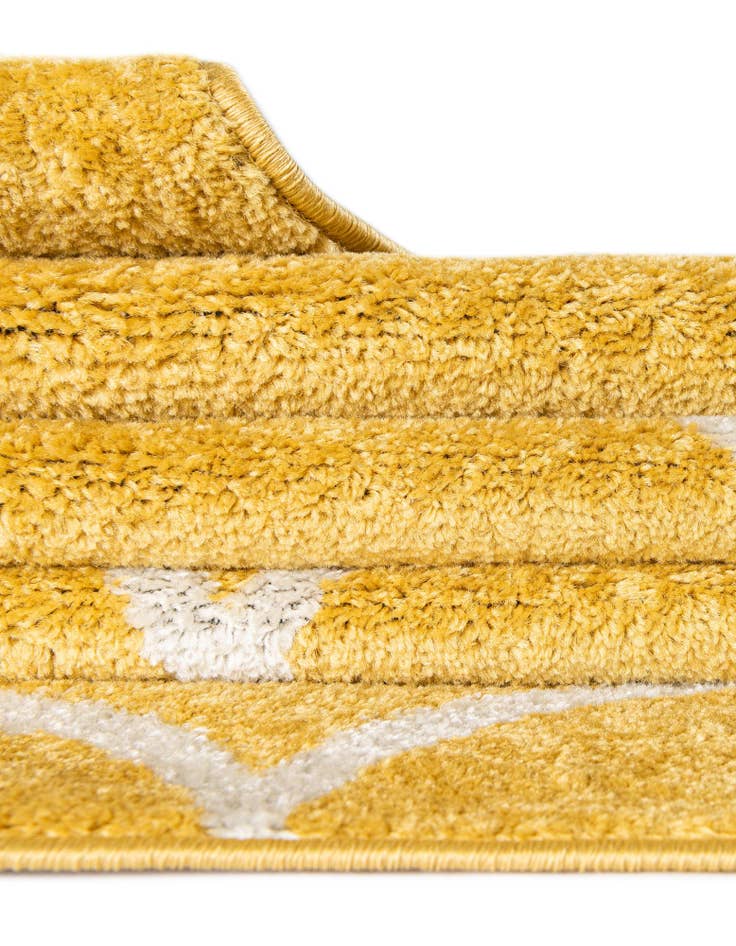 Detail image of 2' x 10' Lattice Frieze Runner Rug