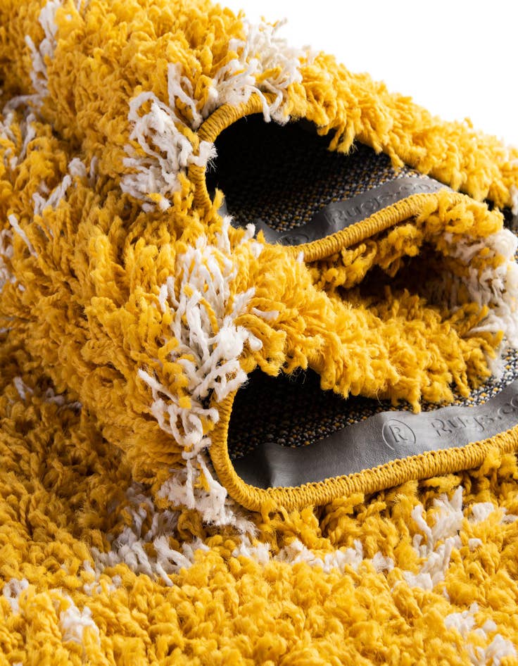 Detail image of 2' x 7' Lattice Shag Runner Rug