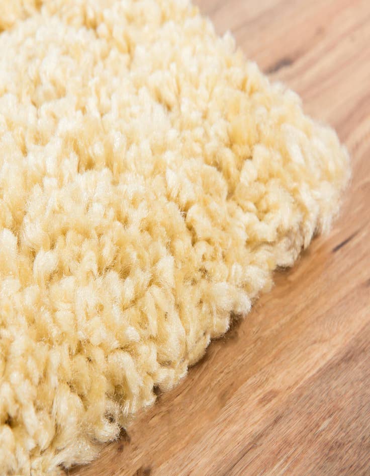 Detail image of 2' 7 x 6' Marrakesh Shag Runner Rug