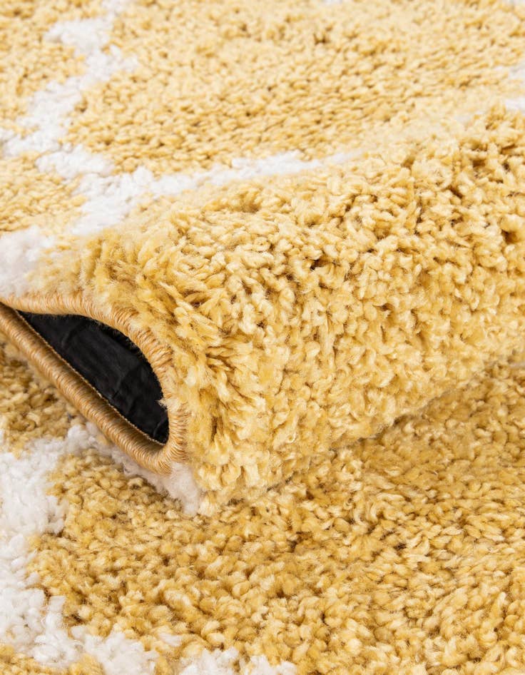 Detail image of 2' 7 x 6' Marrakesh Shag Runner Rug