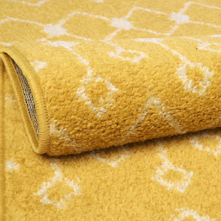 Detail image of 3' 3 x 16' 5 Moroccan Trellis Runner Rug