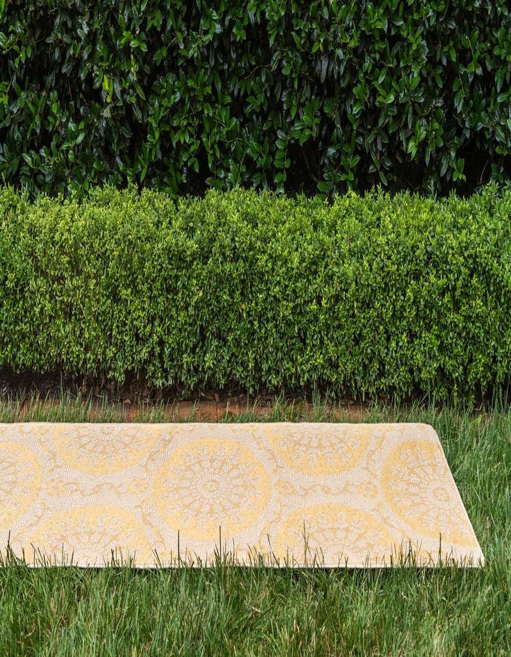 Detail image of 2' 2 x 6'  Washable Botanical Indoor / Outdoor Runner Rug