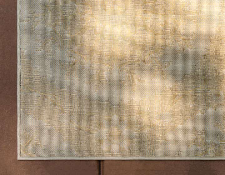 2' 2 x 6' Easy-Clean Botanical Indoor / Outdoor Runner Rug