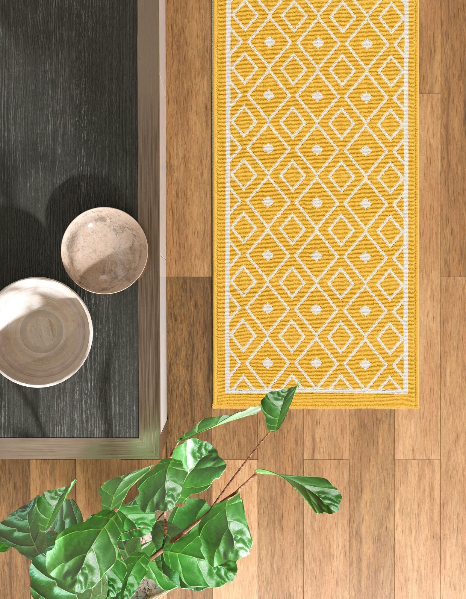 2' x 8' Easy-Clean Lattice Indoor / Outdoor Runner Rug