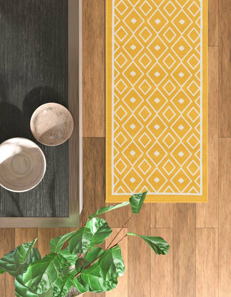 Detail image of 2' x 8' Easy-Clean Trellis Indoor / Outdoor Runner Rug