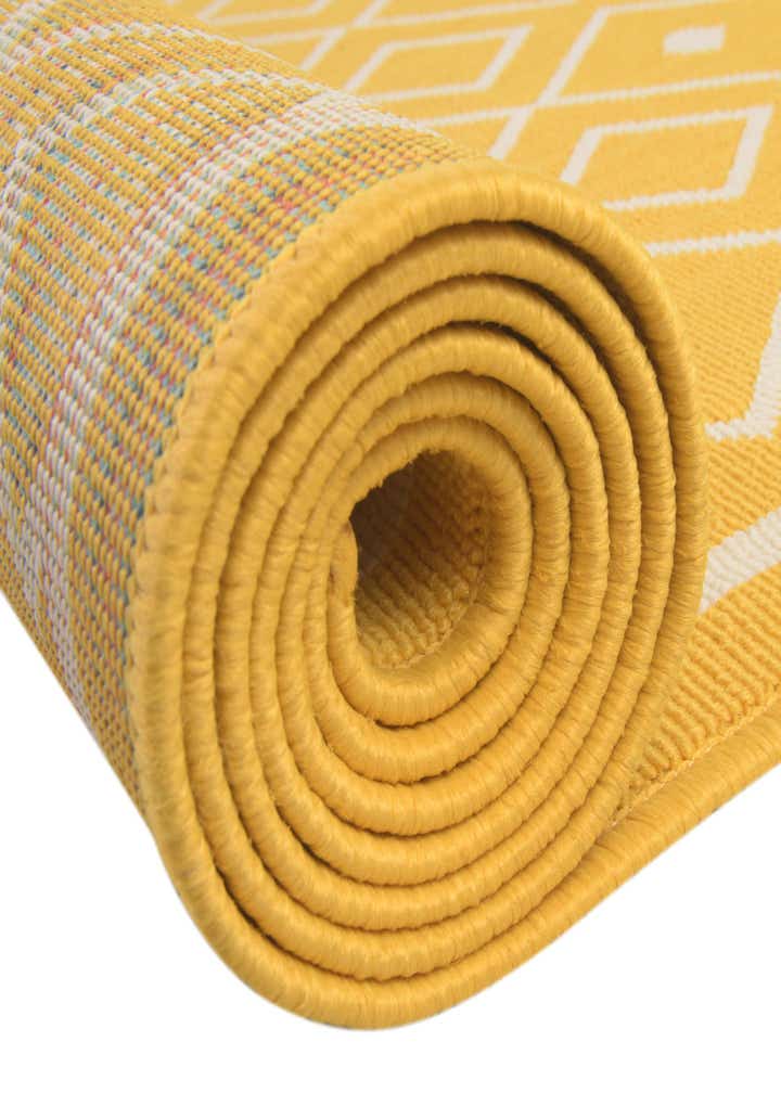 2' x 6' Easy-Clean Trellis Indoor / Outdoor Runner Rug