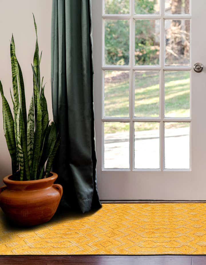 2' x 6' Easy-Clean Trellis Textured Indoor / Outdoor Runner Rug