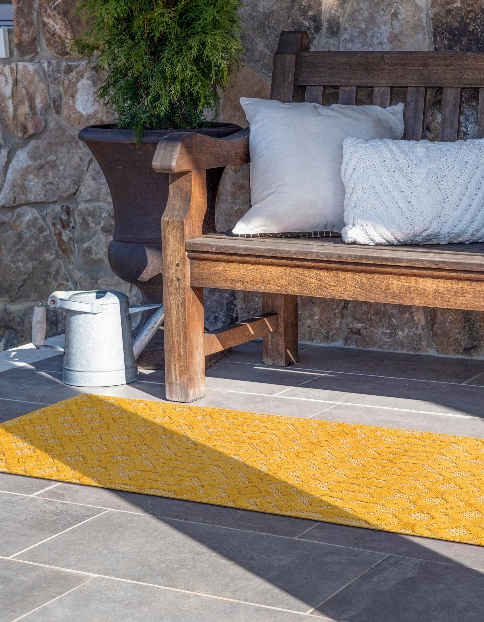 2' x 6' Easy-Clean Trellis Textured Indoor / Outdoor Runner Rug