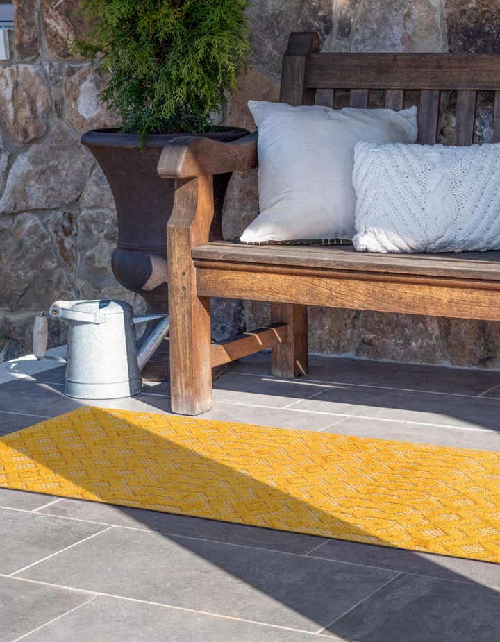2' x 6' Easy-Clean Trellis Textured Indoor / Outdoor Runner Rug