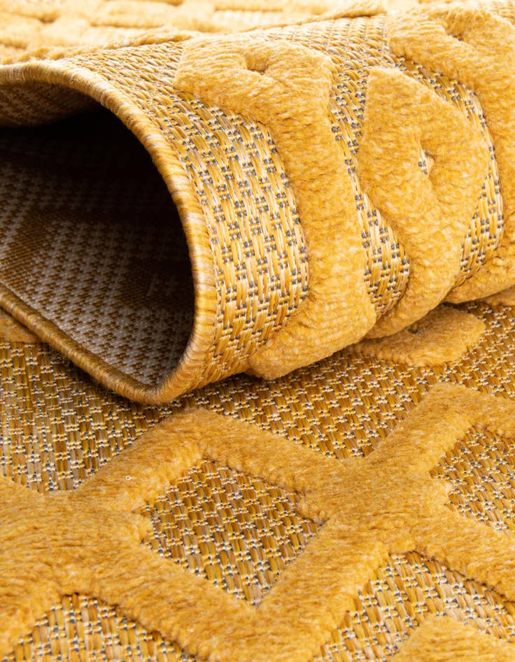 Detail image of 2' x 6' Easy-Clean Trellis Textured Indoor / Outdoor Runner Rug