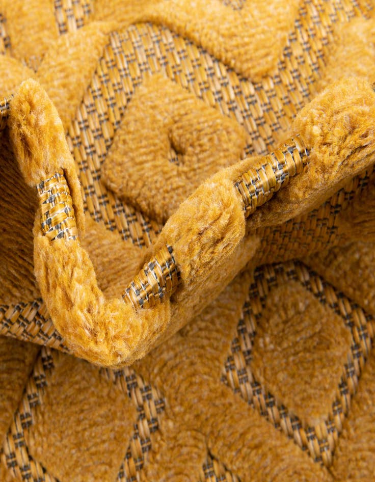 Detail image of 2' x 6' Easy-Clean Trellis Textured Indoor / Outdoor Runner Rug