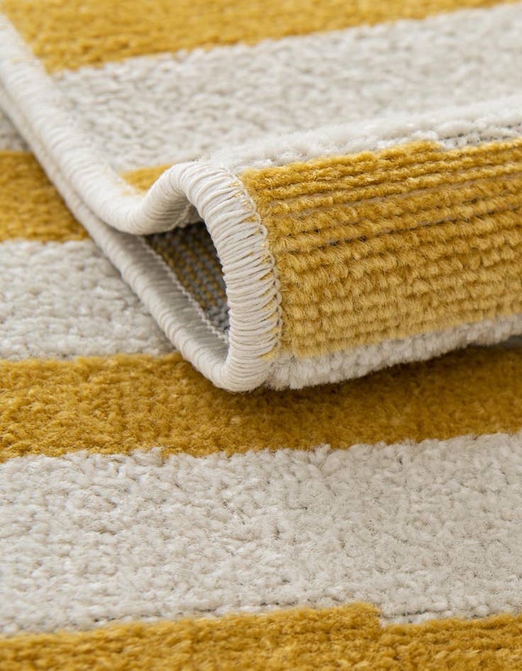 Detail image of 2' 9 x 9' 10 SoHo Runner Rug