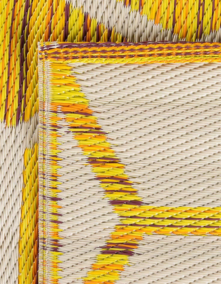 Detail image of 2' x 6' Easy-Clean Vista Breeze Indoor / Outdoor Runner Rug