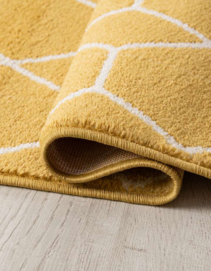 4' x 4' Lattice Frieze Square Rug