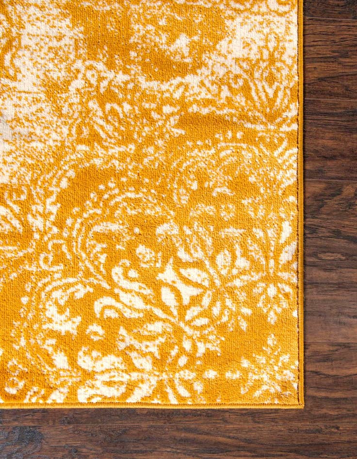 Detail image of 7' 10 x 7' 10 Monte Carlo Square Rug