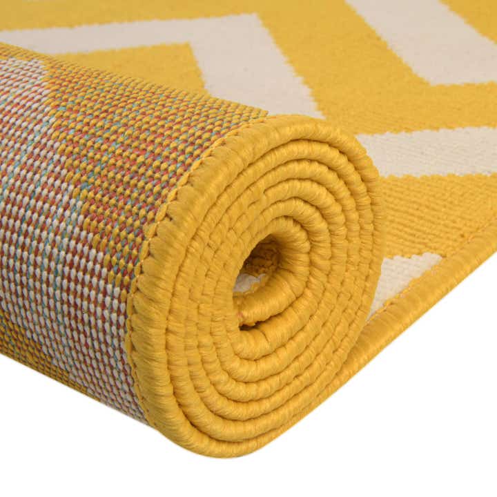 7' 10 x 7' 10 Easy-Clean Coastal Indoor / Outdoor Square Rug