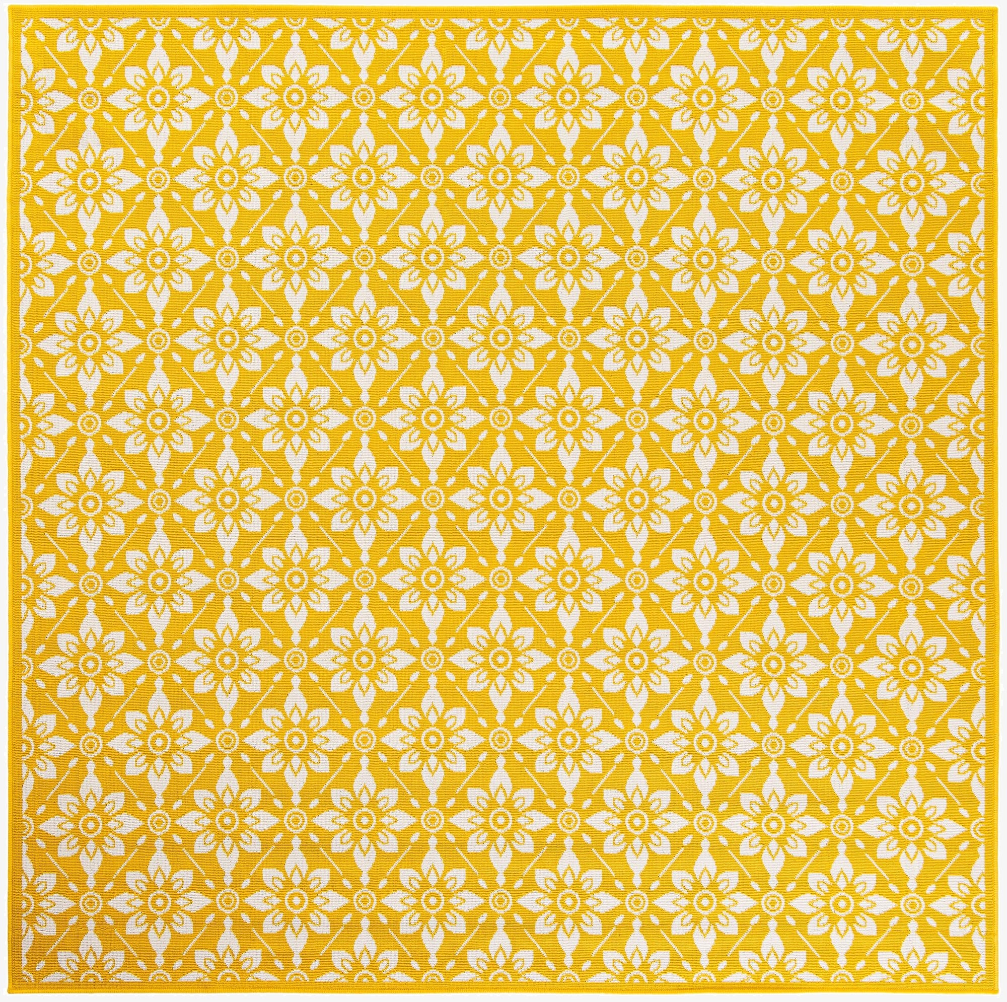 7' 10 x 7' 10 Washable Lattice Indoor / Outdoor Square Rug