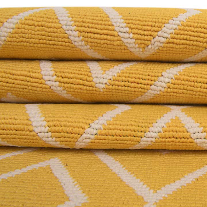 7' 10 x 7' 10 Easy-Clean Trellis Indoor / Outdoor Square Rug