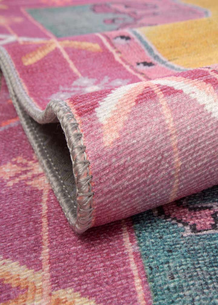 7' 6 x 7' 6 Washable Timeless Square Rug