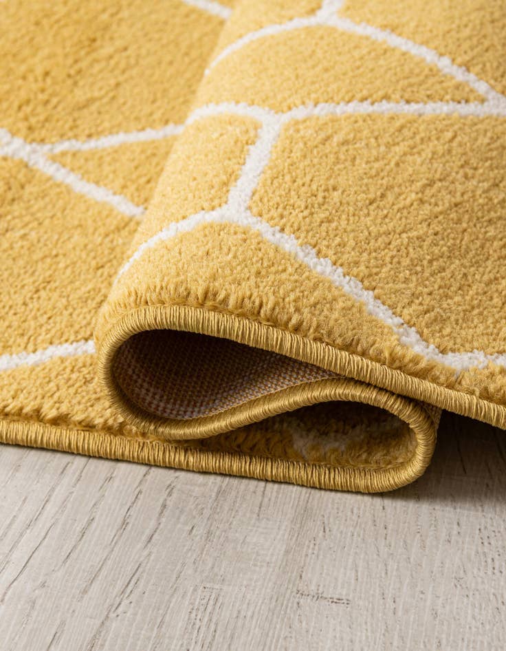 Detail image of 4' x 4' Trellis Frieze Square Rug