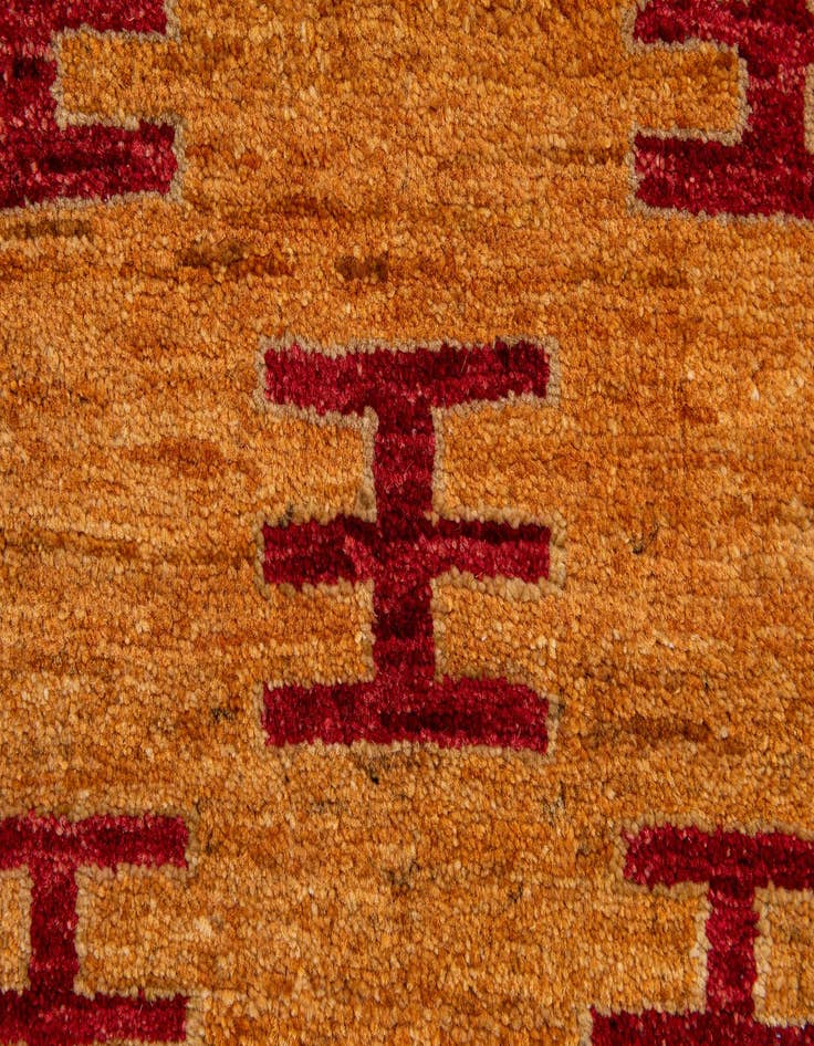 Detail image of 2' 8 x 3'  Hand Knotted Ziegler Wool Square Rug